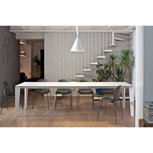 Cruz Bontempi Mesa estructura en acero lacado