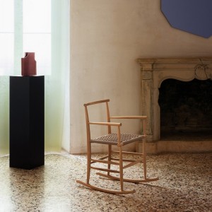 silla-pelleossa-rocking-miniforms-con-reposabrazos
