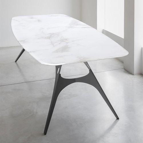 Mesa Eiffel Pezzani