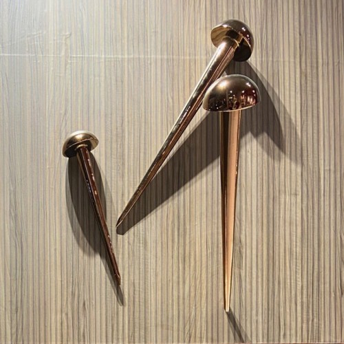 Pieza decorativa de pared Chiodo Wall Adriani e Rossi