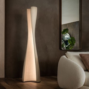 lampara-diploma-cattelan-italia-de-pie