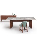 Silla tapizada Pheaby Moroso – Base de madera moderna