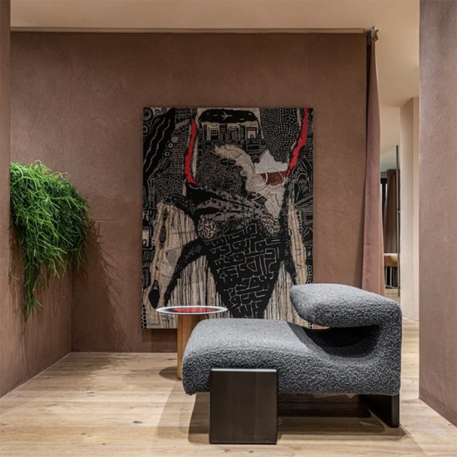 Sillón tapizado Loveseat Moroso – Base de madera moderna