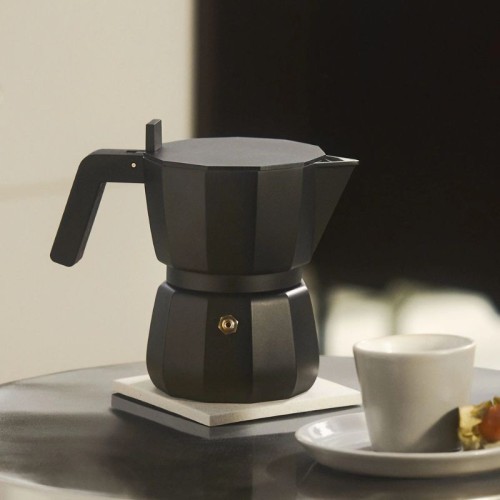 Cafetera Moka de Alessi | Arredare Moderno