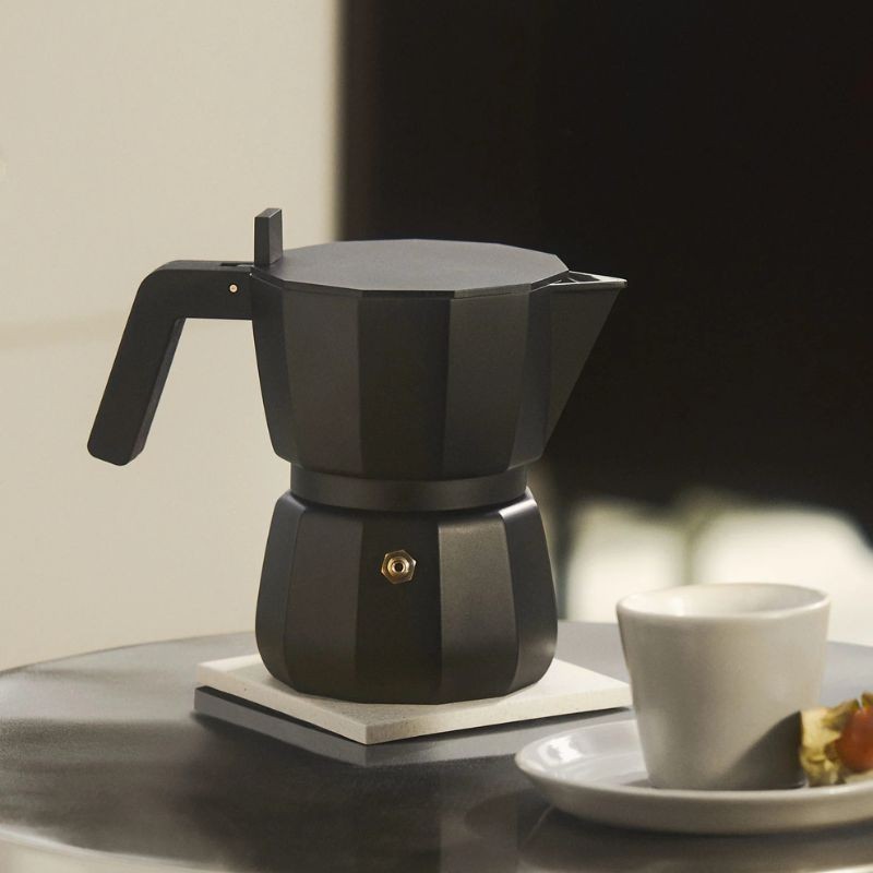 Cafetera Moka de Alessi | Arredare Moderno