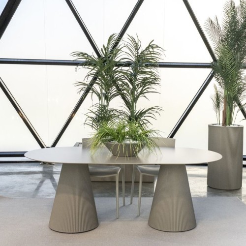 Mesa Gatsby Vondom con doble base redonda 158x79x73,5 cm