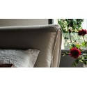 Adam Cattelan Italia Cama