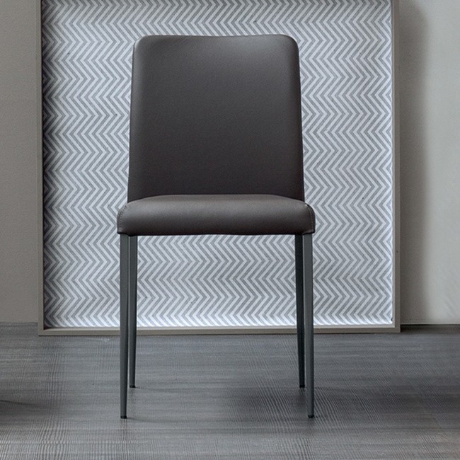 Silla Deli Bonaldo patas tapizadas o metálicas
