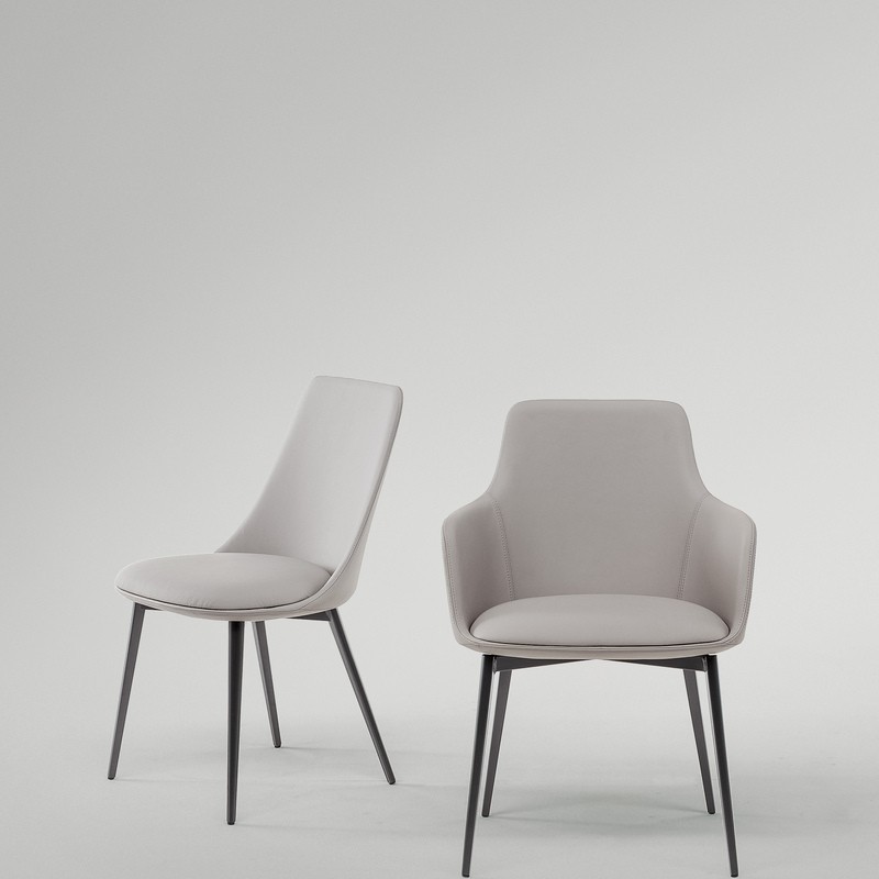 Silla tapizada Itala Bonaldo con patas de metal