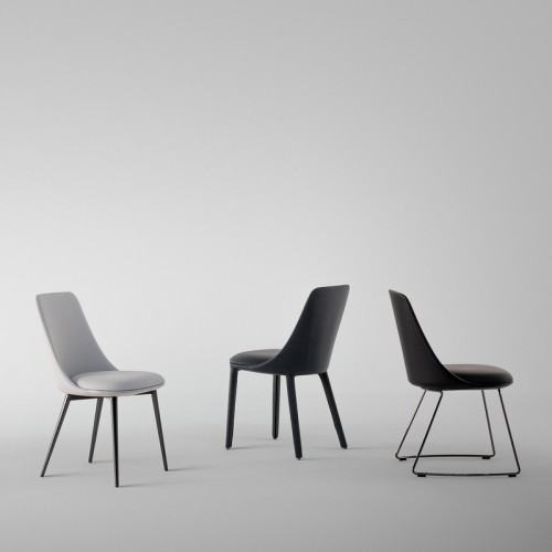 Silla tapizada Itala Bonaldo con patas de metal