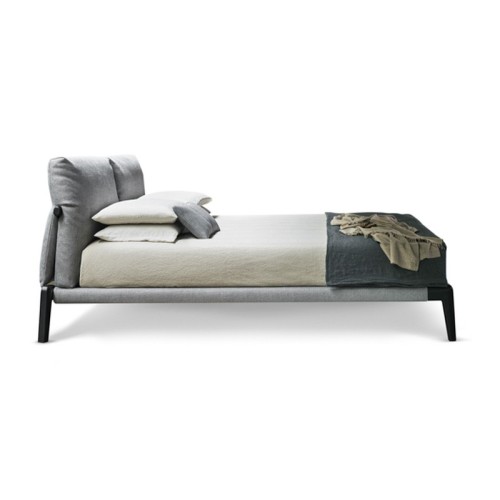 Cama Kriss Bonaldo diseño Maurizio y Silvia Varsi